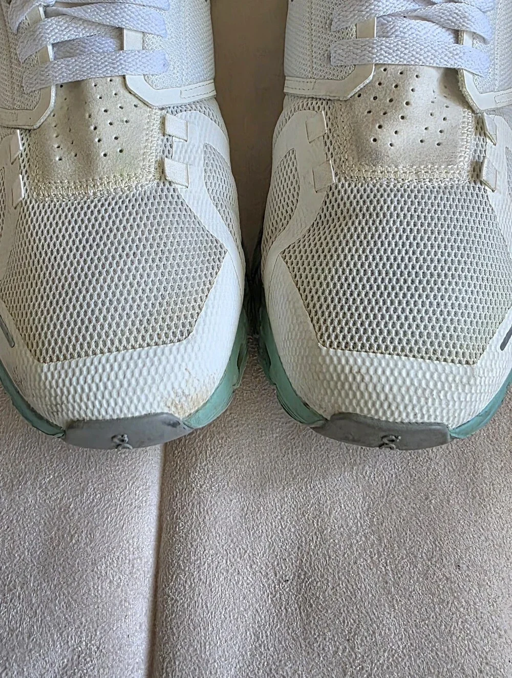 On Cloud 5 Running Shoes/Sneakers Size 10